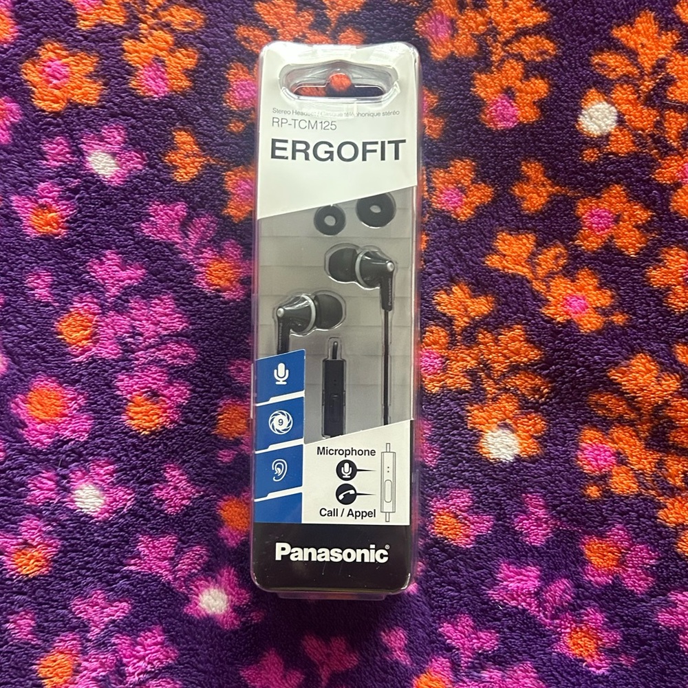 NWT✨ Panasonic Ergofit Black Earbuds